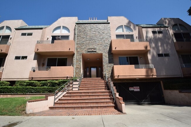 Building Photo - 11107 La Maida St