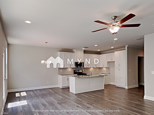 Building Photo - 4 br, 3.5 bath House - 114 Addison Way