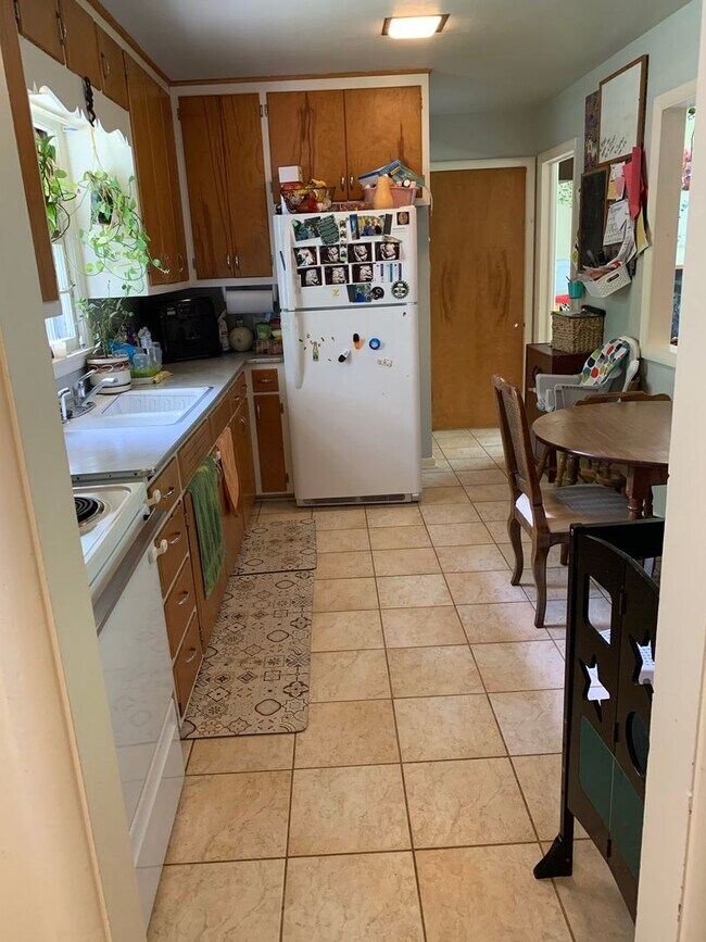 Foto del edificio - Charming Midvale Heights Ranch