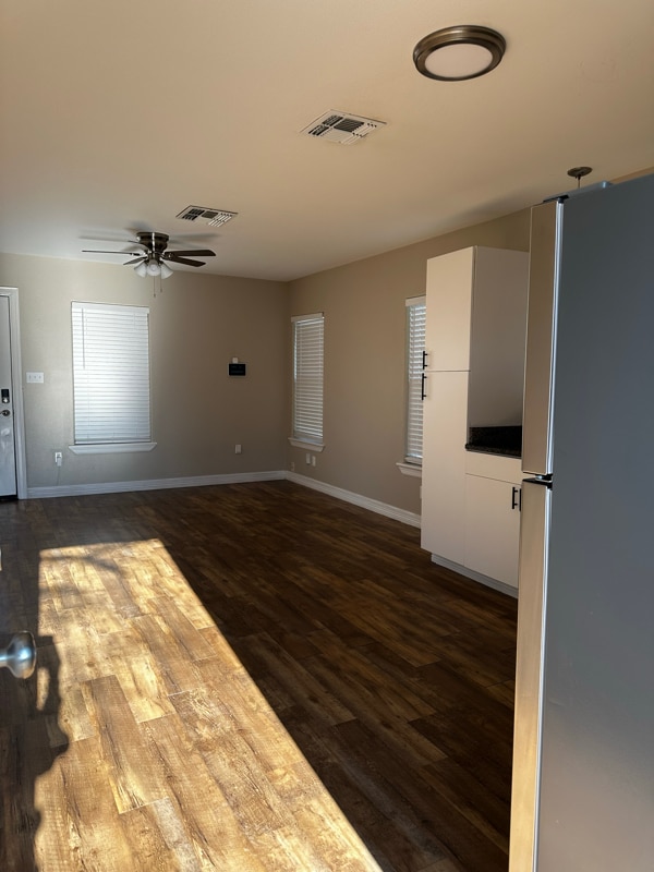 Building Photo - 548 Dixon Dr