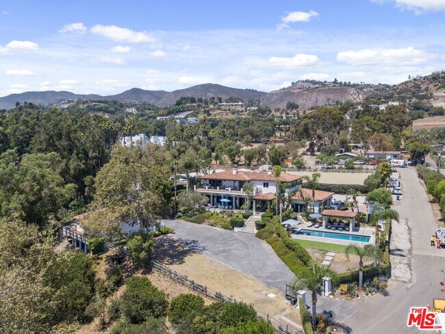 Foto del edificio - 27355 Pacific Coast Hwy