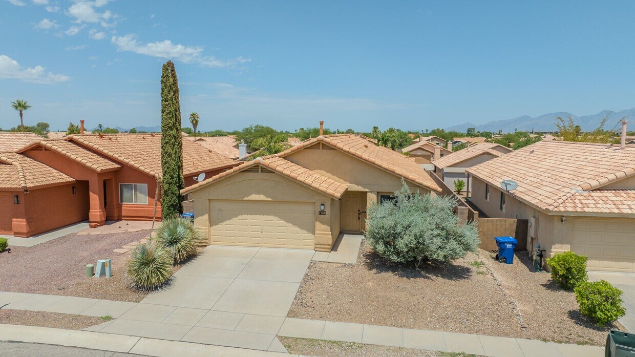 Primary Photo - 4 Bedroom 2 Bathroom