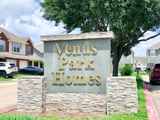 Foto del edificio - 12505 Venus Park Ln