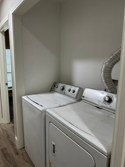 Building Photo - 9707 Richmond Ave.