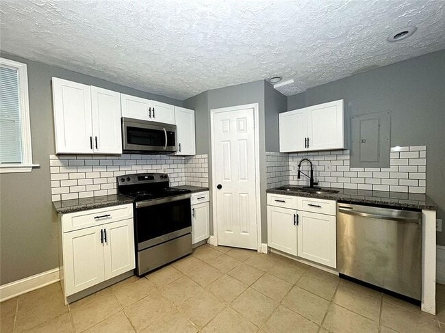 Building Photo - 2963 Redwine Rd