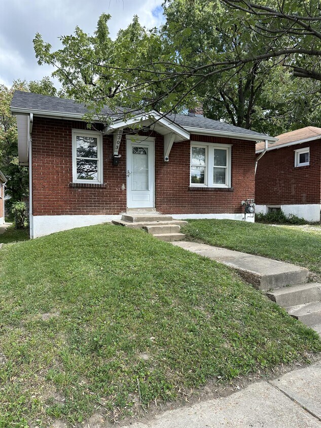 Foto principal - 8303 Braddock Dr