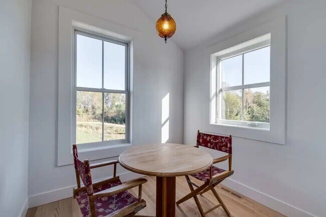 Foto del edificio - 4029 Serenbe St