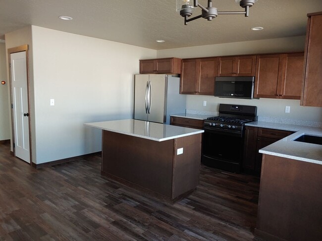 Building Photo - Beautiful New Home in Post Falls-Dog Friendly
