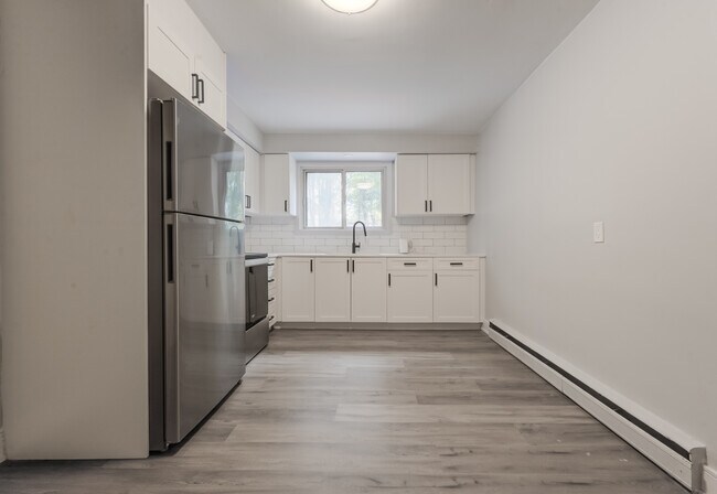 Photo du bâtiment - 639 Stirling Av S
