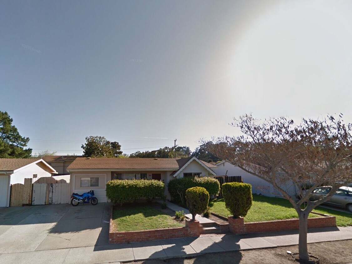 Foto principal - DEPOSIT PENDING 4 Bedroom 3 Bathroom House...