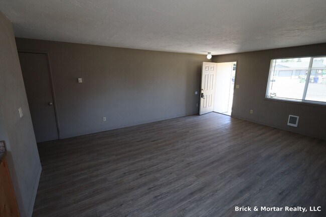 Foto del edificio - 00340-1582/1584 Westhaven