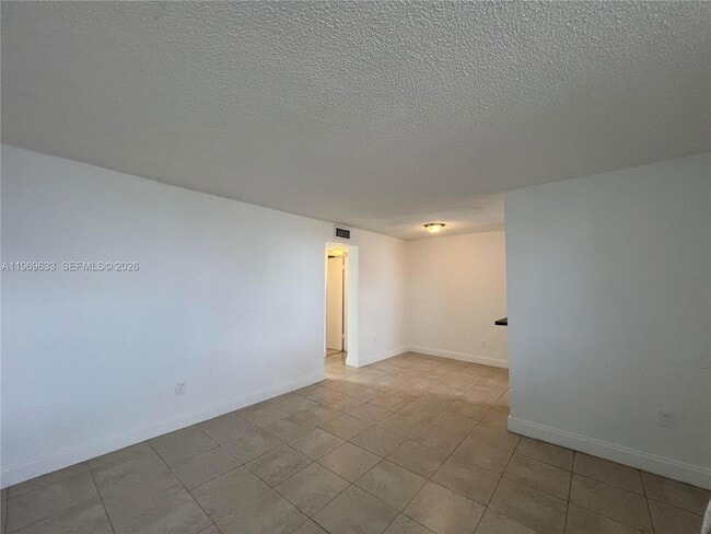 Building Photo - 1801 S Treasure Dr