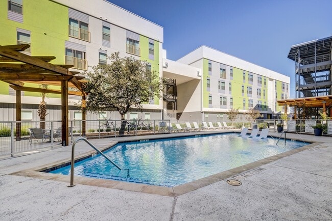 Building Photo - Aspire at Tampico