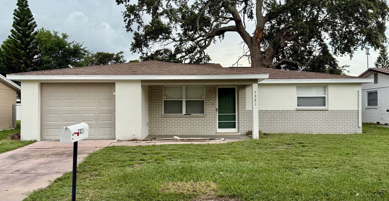 Primary Photo - For Rent – Spacious 3-Bedroom Home in Jasm...