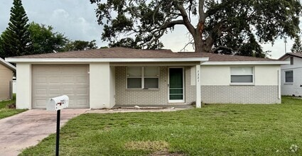 Building Photo - 7321 Brentwood Dr