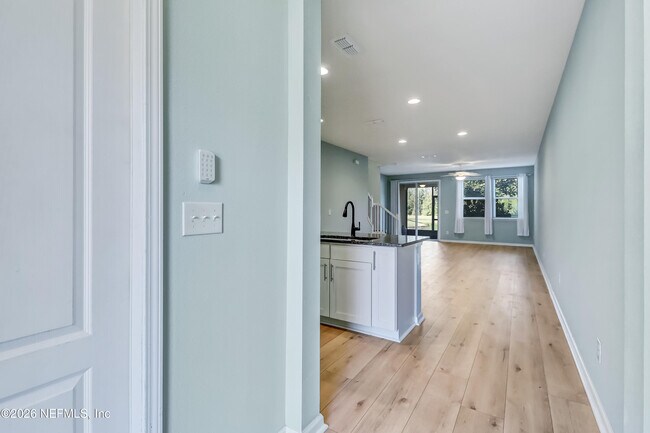 Foto del edificio - 68 Servia Dr