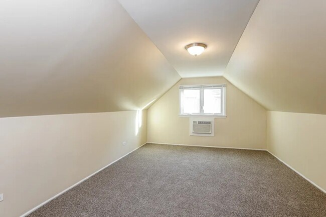 Foto del edificio - 8441 Lockwood Ave