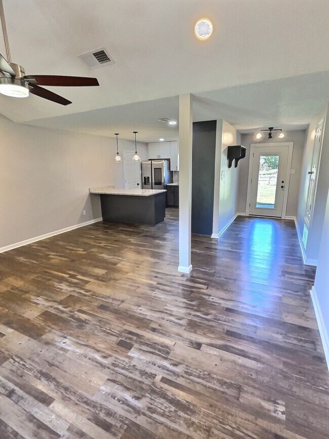 Foto del edificio - Beautifully Remodeled 3BD/2BA Home in Ocean Springs, MS