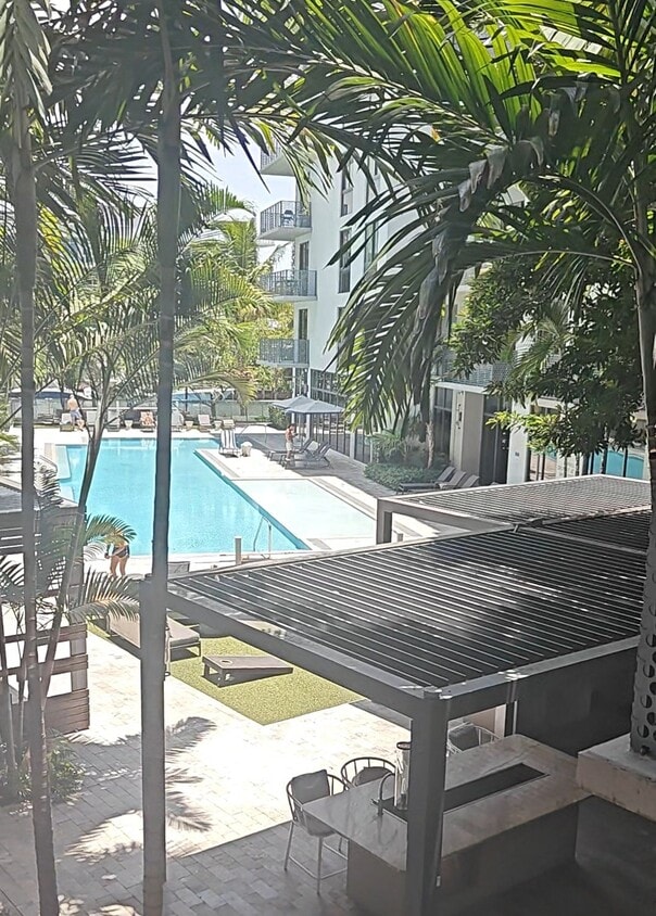 Photo - 1002 NW 7th St (Miami, FL)