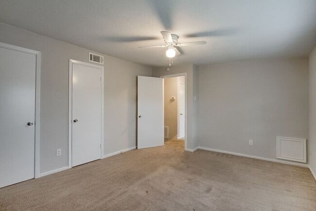 Building Photo - No Application Fees* $500 off 1st month re...