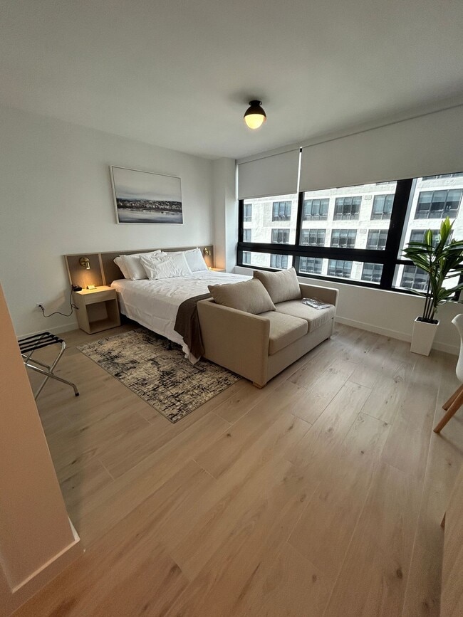 Building Photo - 225 N Miami Ave