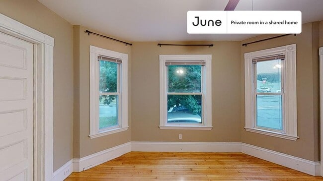 Building Photo - Room in Shared 6 bed/2 bath home