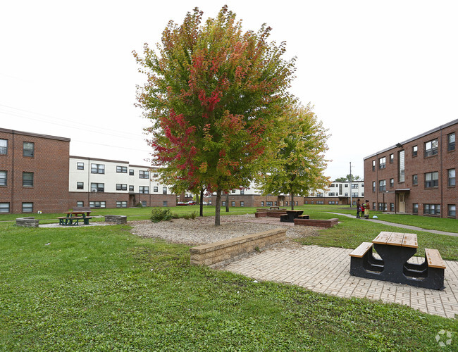 Foto del edificio - Sibley Manor Apartments