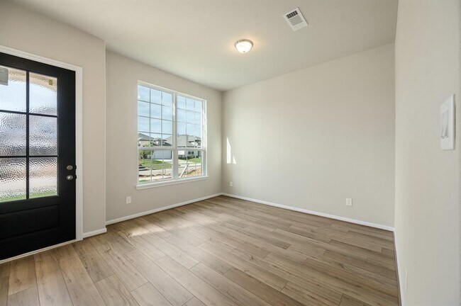 Foto del edificio - 2465 Fairway Hbr Dr