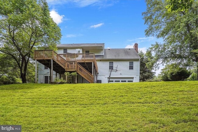 Foto del edificio - 9708 Locust Hill Dr