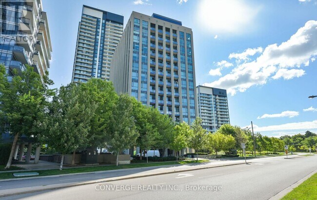 Building Photo - 75 The Donway W