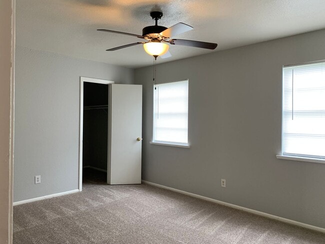 Building Photo - 805 Orleans Dr