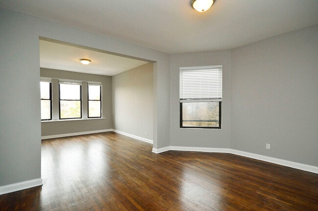 Foto del edificio - 3743 W Armitage Ave