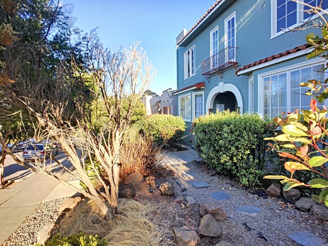 Building Photo - 743 Hillgirt Cir