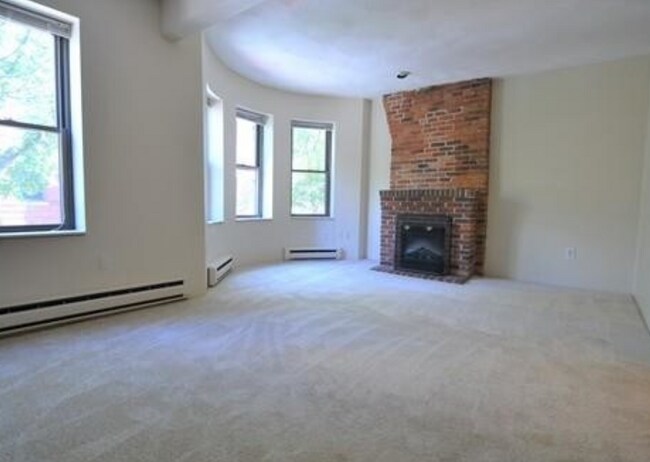 Building Photo - 46 Saint Germain St