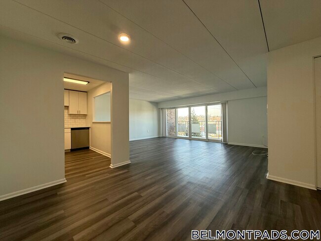Foto del edificio - 51 Hill Rd