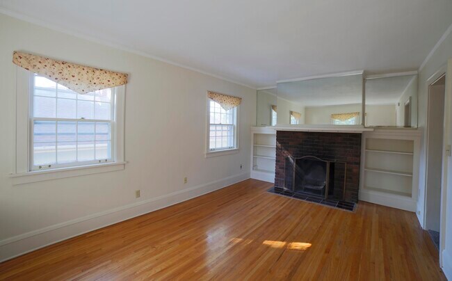 Sala de estar - 1849 Saint Clair Ave