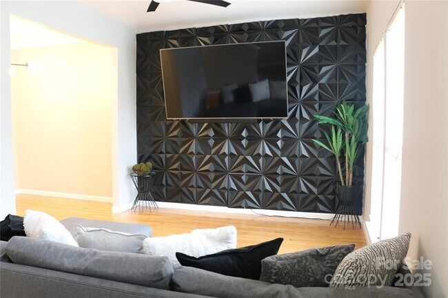 Foto del edificio - 10946 Garden Oaks Ln