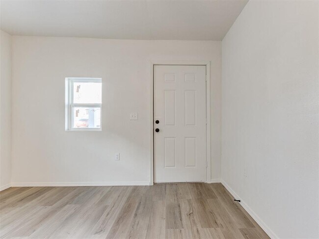 Foto del edificio - 1330 NE 7th St