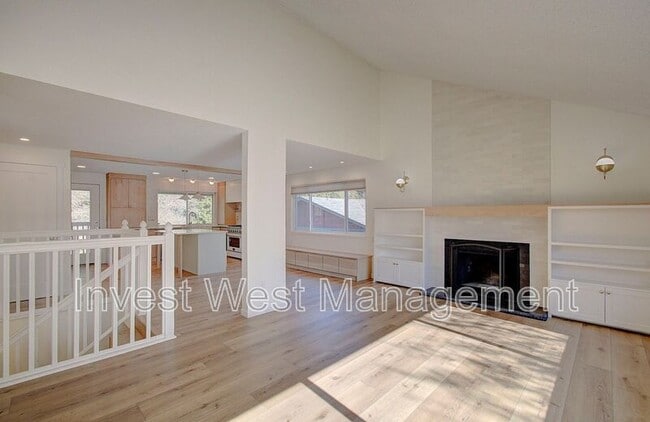 Building Photo - 6510 NW Bernie Dr