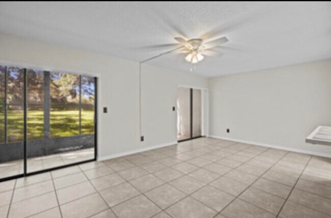 Building Photo - 37 Tarragona Ct