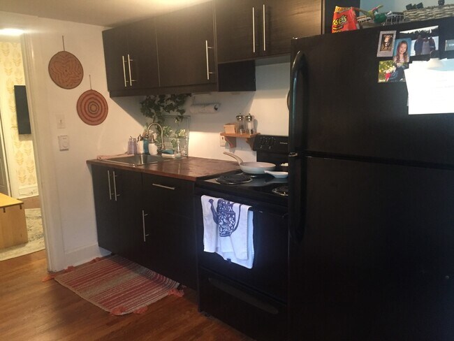Foto del edificio - Updated 1 Bed/1 Bath - Great Location - T/...