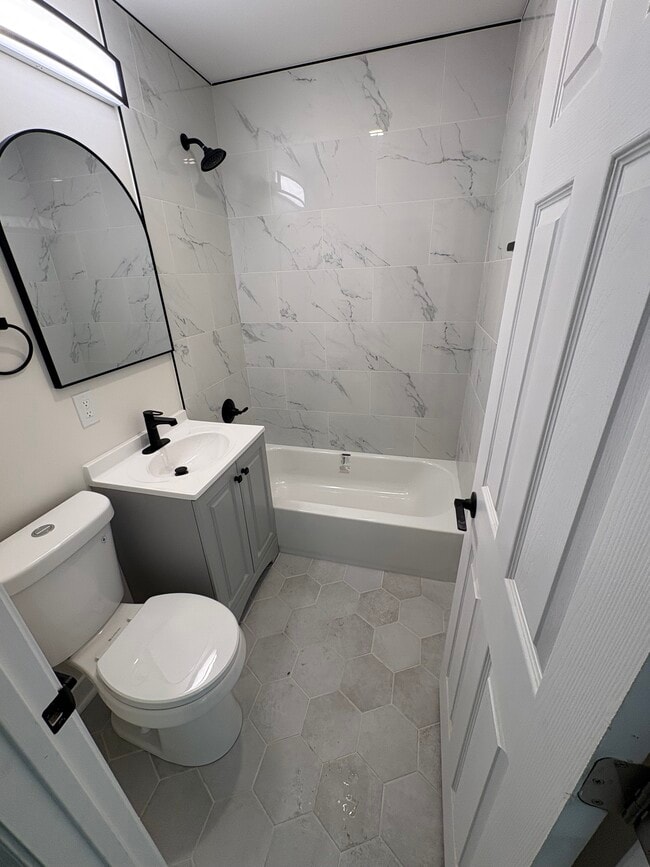 Building Photo - 1317 Michigan St