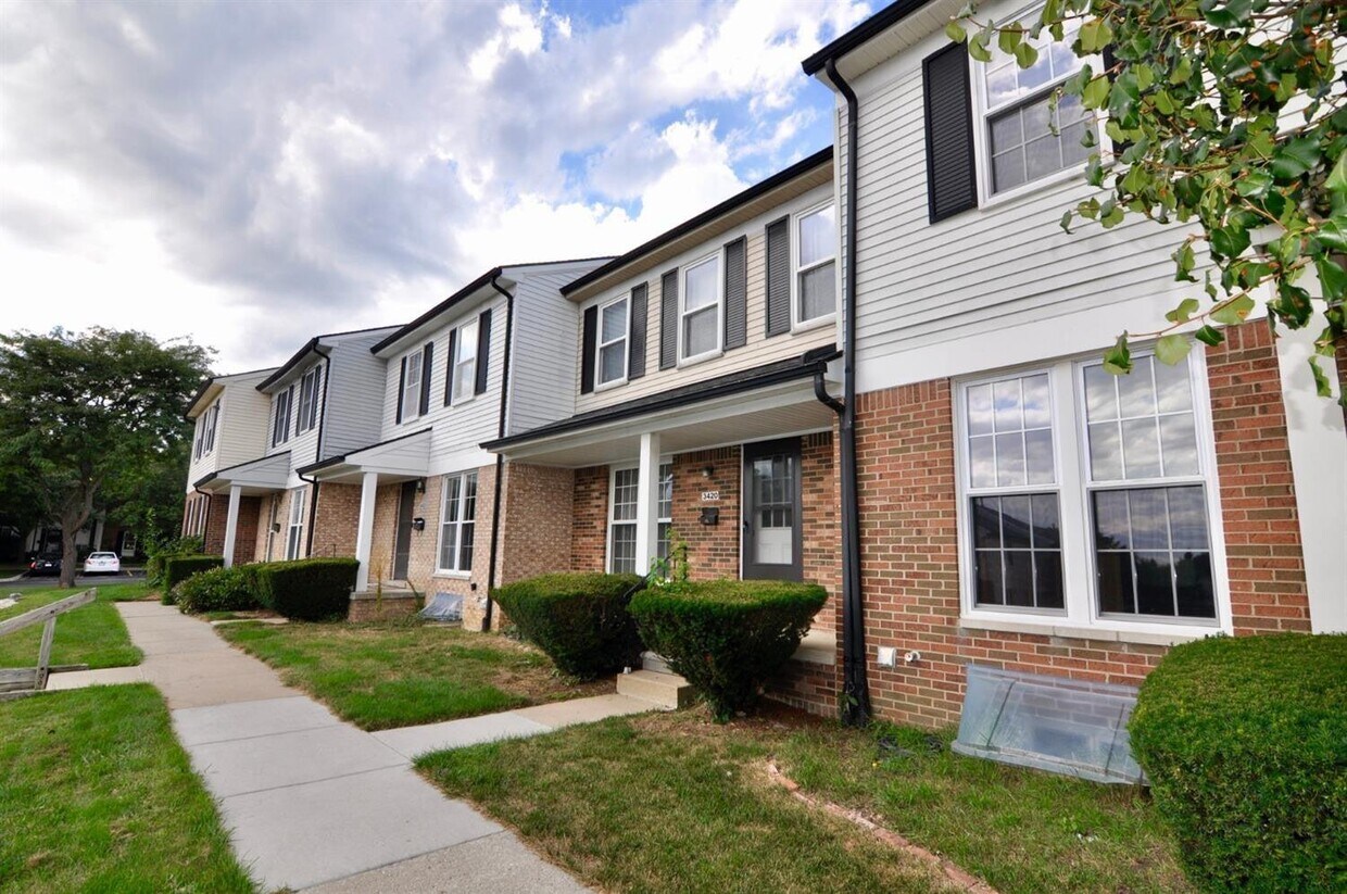 3418 Burbank Dr, Ann Arbor, MI 48105 Condo for Rent in Ann Arbor, MI