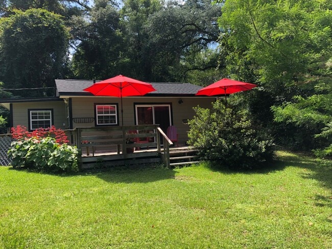 Building Photo - Fully furnished 2/2 corporate and long ter...
