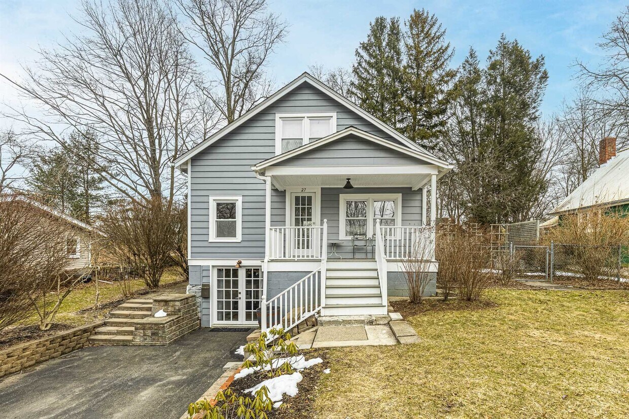 Primary Photo - 27 Violet Pl