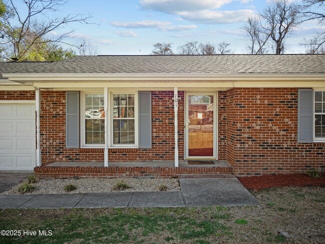 Building Photo - 101 Quality Ln