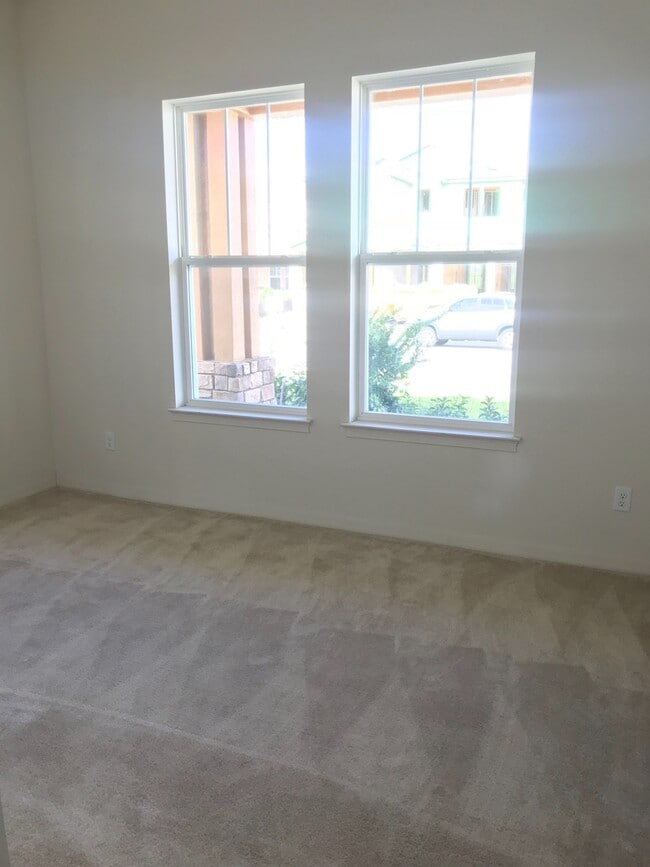 Photo - 3 Bedroom 2 Bathroom Home with large loft / bonus room at Windstone in Windermere!!