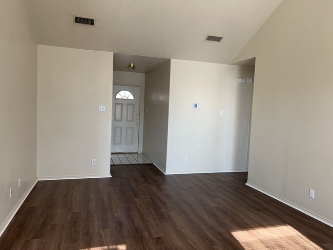 Building Photo - 3606 Warfield Dr