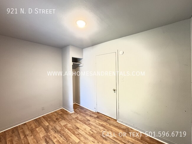 Foto del edificio - 921 N Dakota Ave