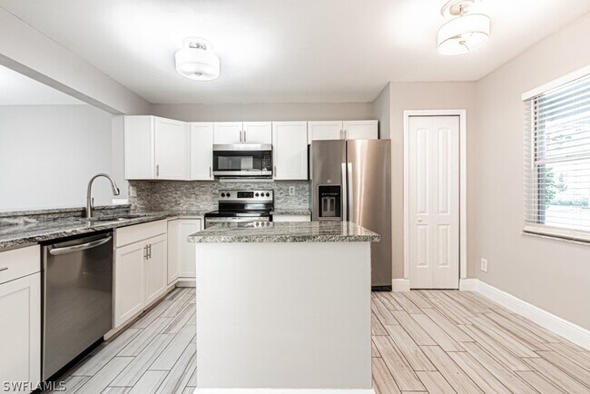 Building Photo - 1392 Churchill Cir